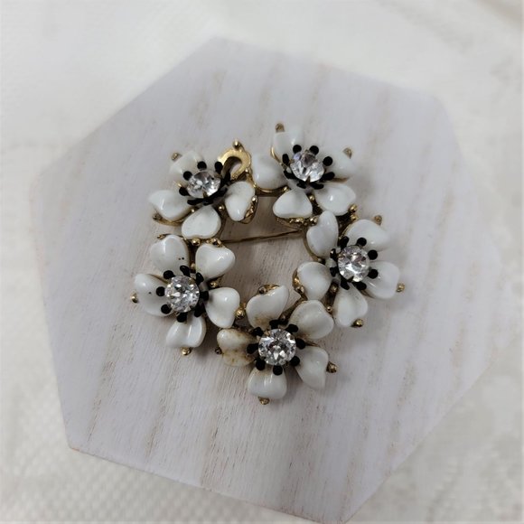 Kramer Circle Flower Pin Brooch Rhinestones - Picture 1 of 7